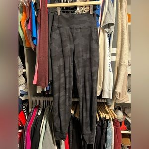 Align joggers size 4